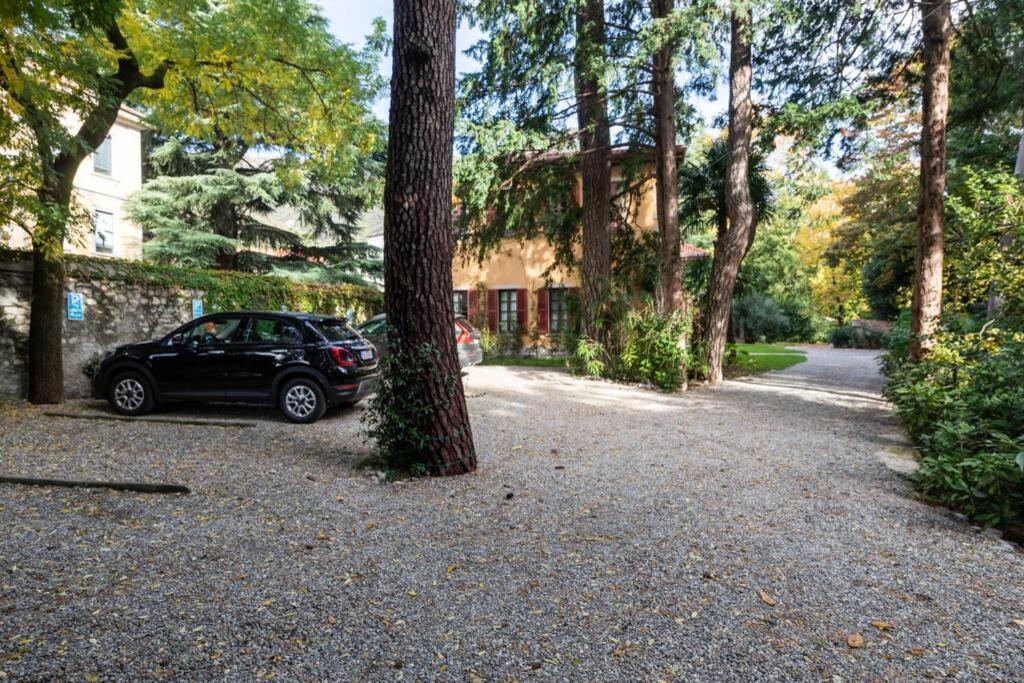 צ'רנוביו Bilocale Nel Parco Di Villa Erba מראה חיצוני תמונה