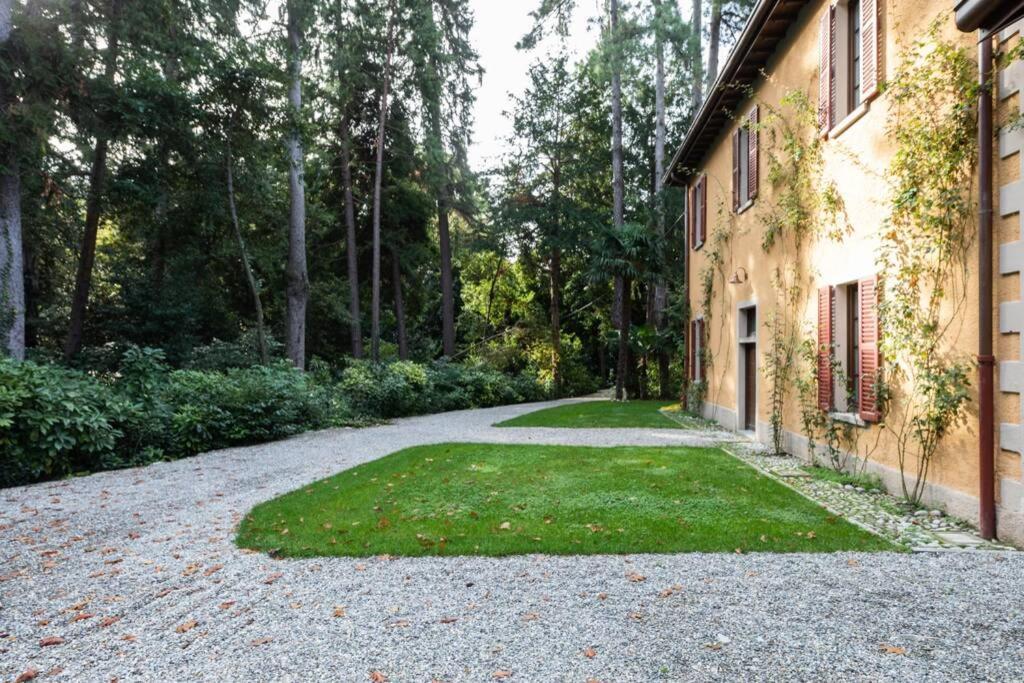 צ'רנוביו Bilocale Nel Parco Di Villa Erba מראה חיצוני תמונה
