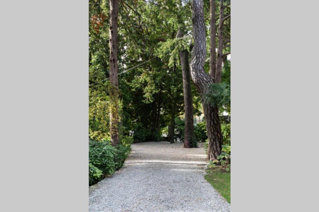 צ'רנוביו Bilocale Nel Parco Di Villa Erba מראה חיצוני תמונה